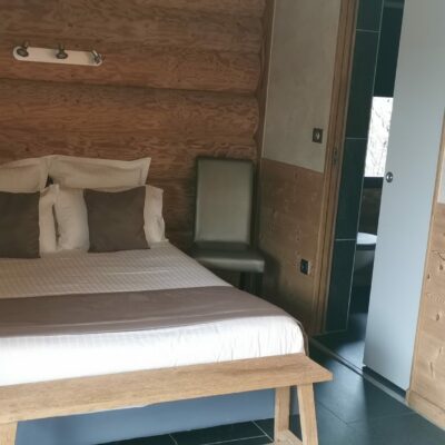 hipp chalets maramour chambre
